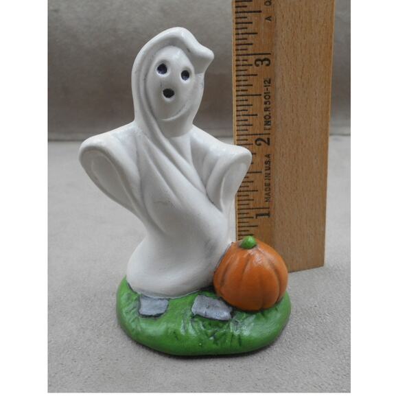 1985 Halloween Ceramic Ghost w/Pumpkin 3" Figure Hand Painted Vintage - Picture 2 of 6